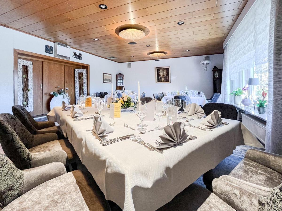 Hotel-Restaurant Vier Linden Stade Exteriör bild