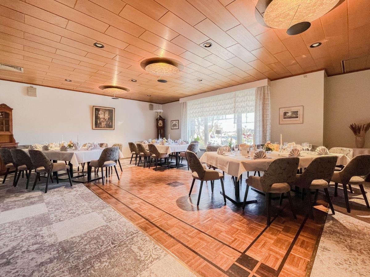 Hotel-Restaurant Vier Linden Stade Exteriör bild