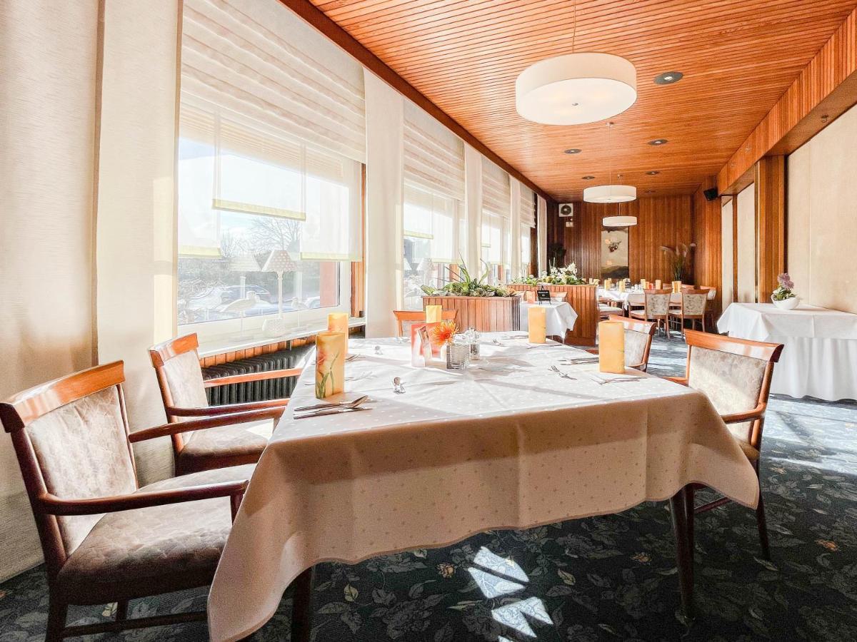 Hotel-Restaurant Vier Linden Stade Exteriör bild