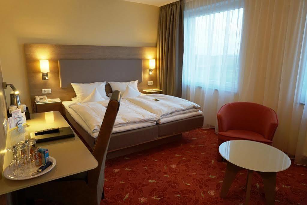 Hotel-Restaurant Vier Linden Stade Exteriör bild